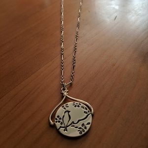 Bird pendant necklace
